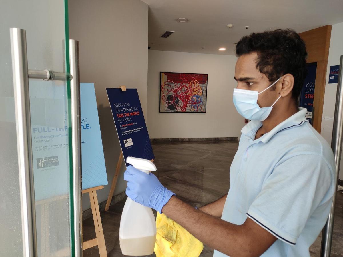Holiday Inn Express Chennai Omr Thoraipakkam By Ihg Exterior foto