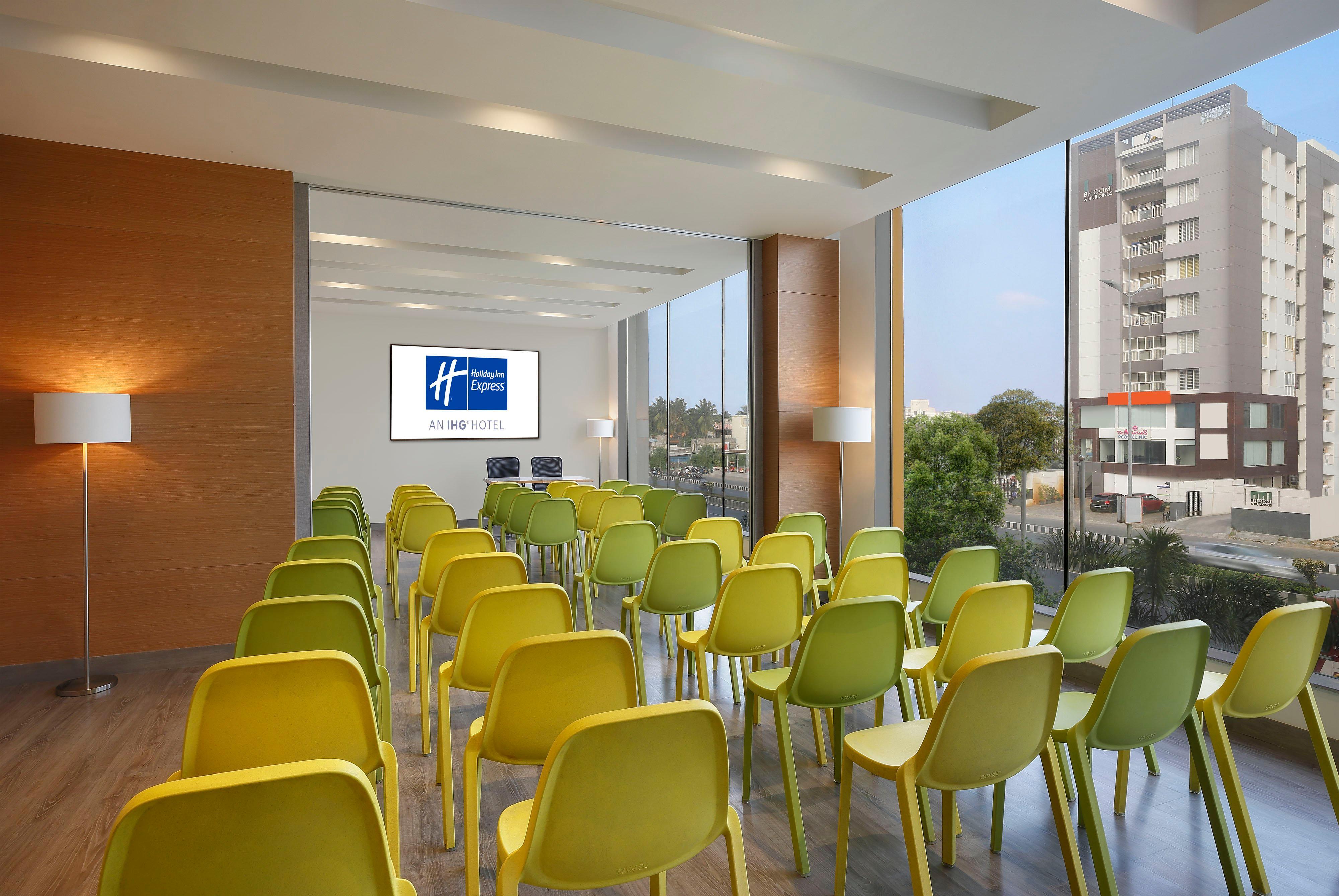Holiday Inn Express Chennai Omr Thoraipakkam By Ihg Exterior foto