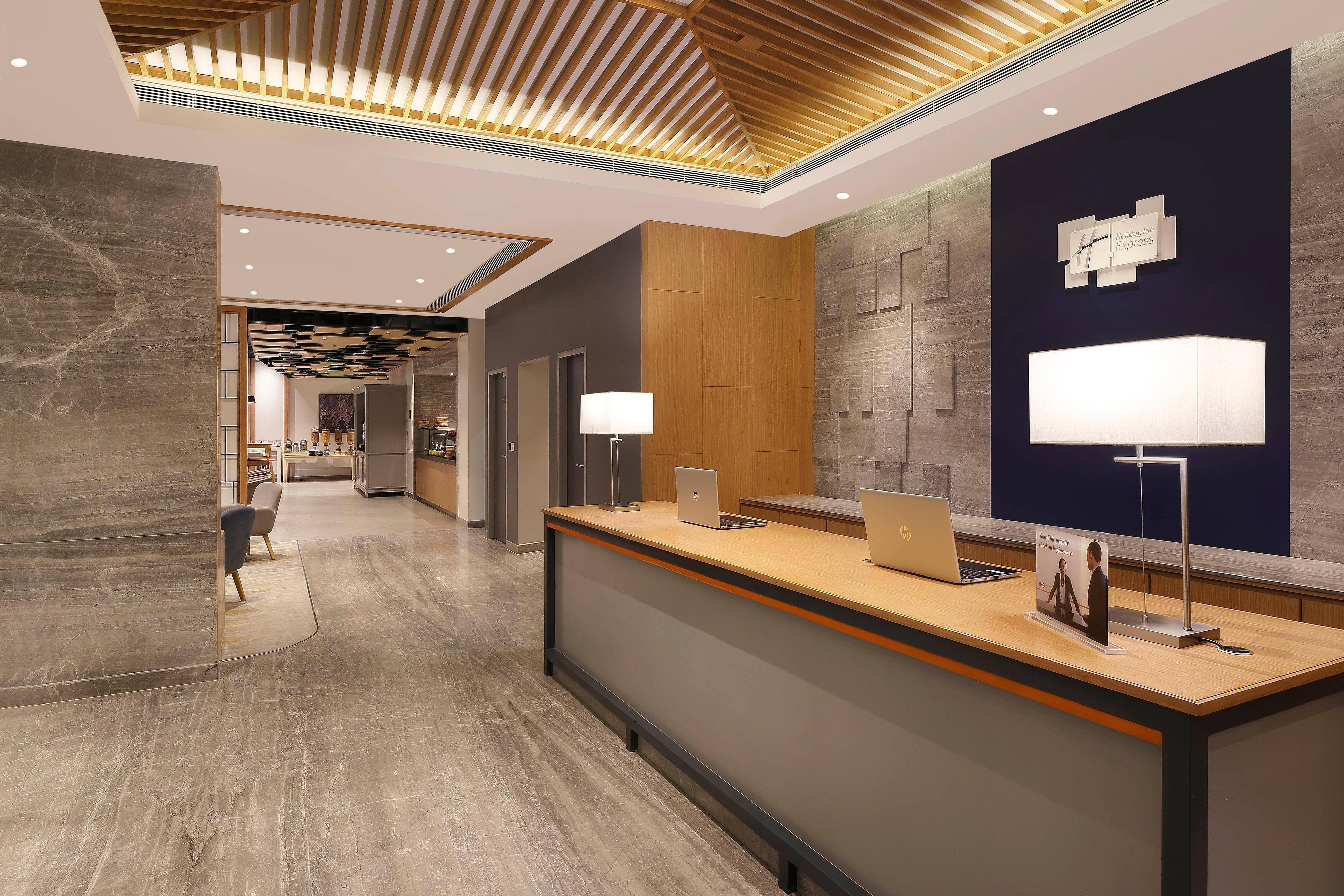 Holiday Inn Express Chennai Omr Thoraipakkam By Ihg Exterior foto
